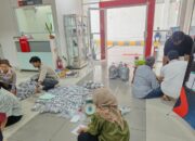Penjual pentol beli Isuzu ELF dengan uang koin