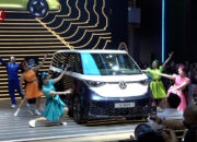 Volkswagen hadirkan mobil listrik varian long wheelbase